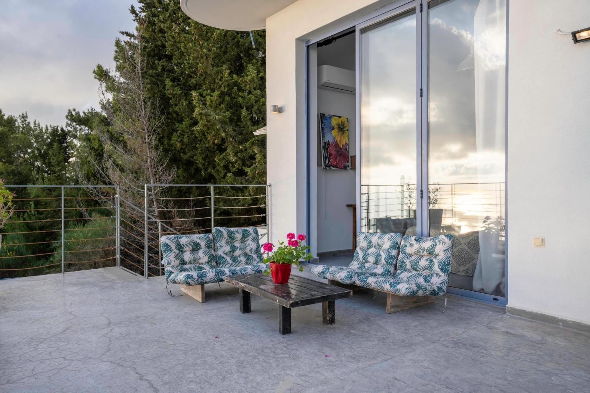 Serenity Boutique Suites Атаніон Екстер'єр фото