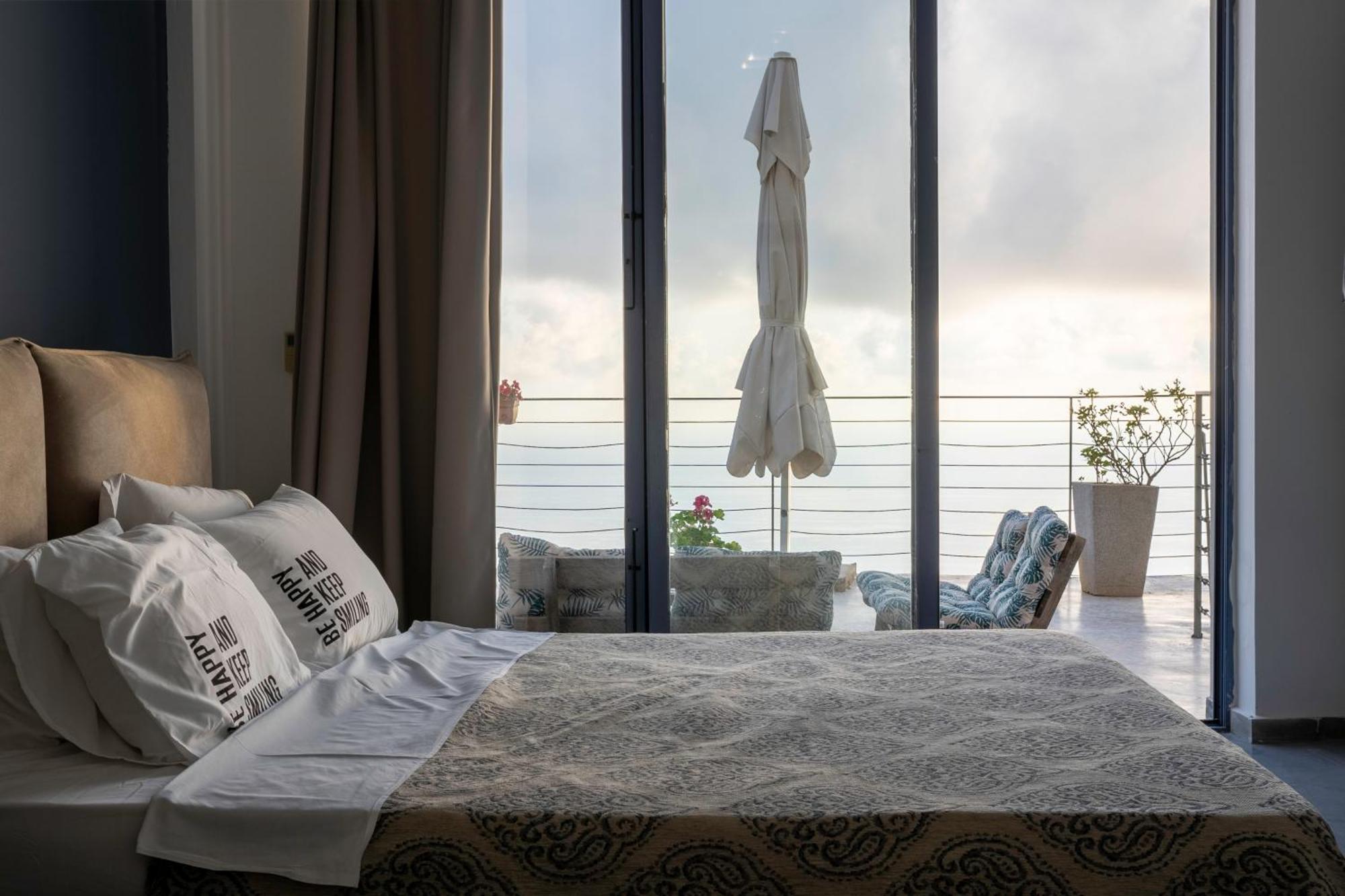 Serenity Boutique Suites Атаніон Екстер'єр фото