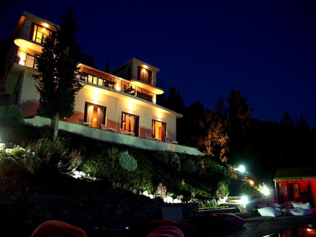 Serenity Boutique Suites Атаніон Екстер'єр фото