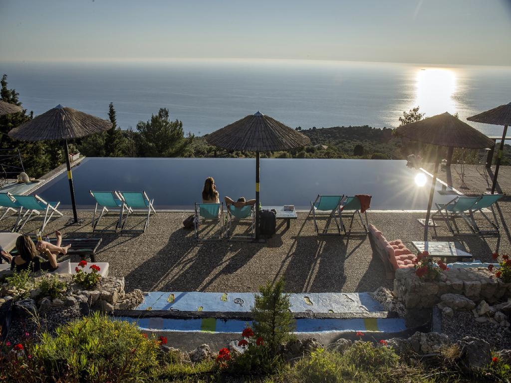 Serenity Boutique Suites Атаніон Екстер'єр фото